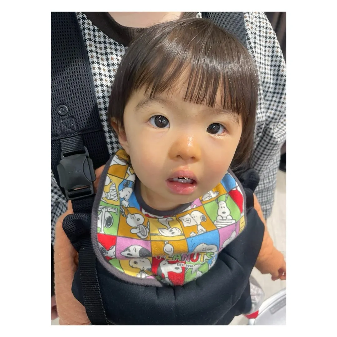 【小さいお子様も抱っこ紐で前髪カット】